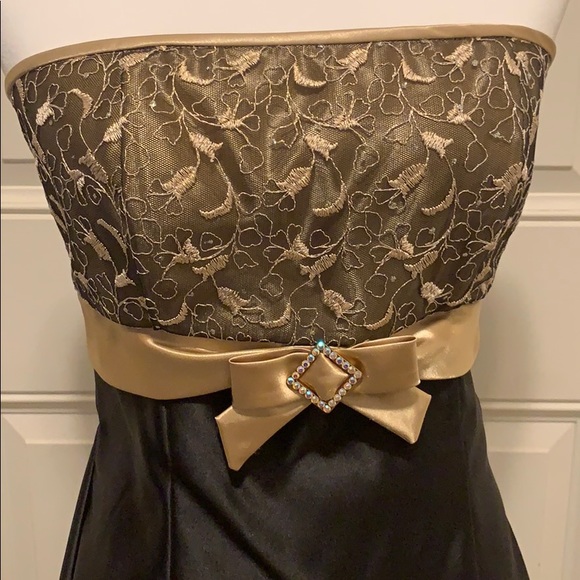 Formal Dress - Picture 2 of 3